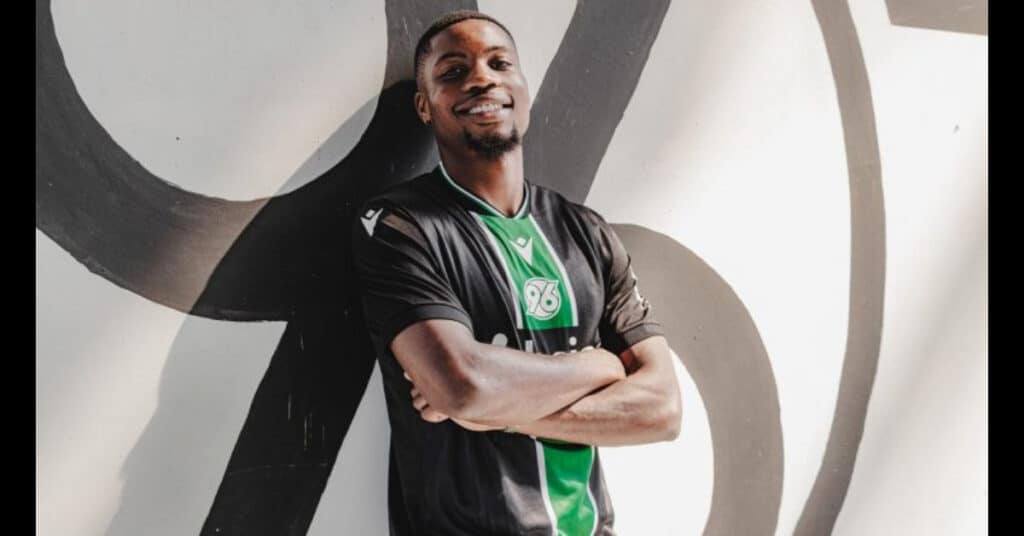 Ime Okon Commits to Hannover 96 with Four-Year Deal