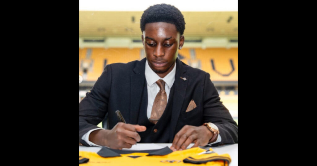Elvis Elendu pens pro deal with Wolves after youth promotion