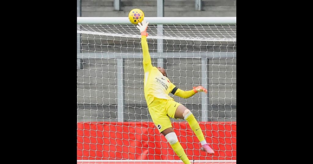 Nnadozie Wins WSL November Save ofthe Month for Liverpool Stop