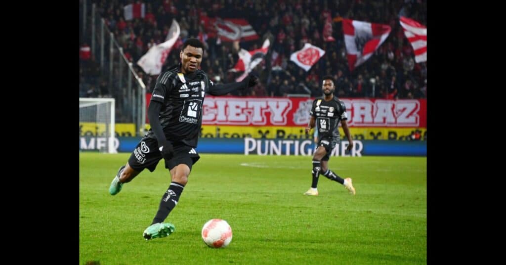 PSG, Leverkusen and Leeds in scramble to sign Nigerian defender Nwaiwu