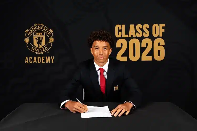 Meet Idris Fabiyi, the Nigeria-Eligible Defender Signed by Manchester United 2 Meet Idris Fabiyi, the Nigeria-Eligible Defender Signed by Manchester United